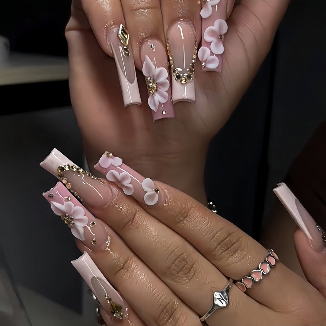 Extravagant Floral Press-On Nail Extensions Stornfield
