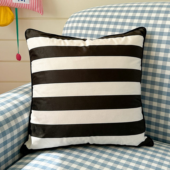 Decorative checkered cushion cover made of velvet velours with piping and concealed zipper