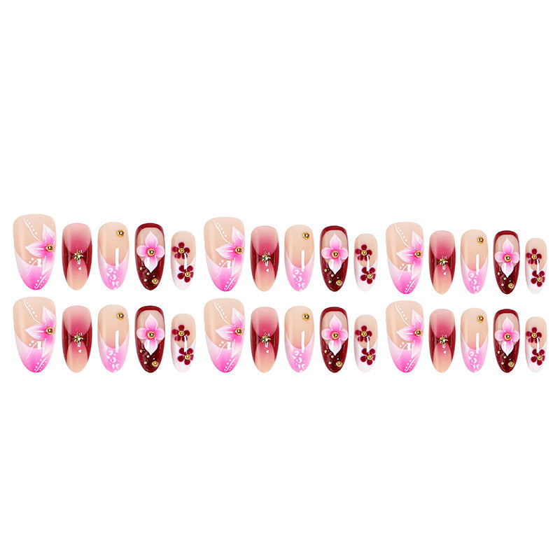Handmade nail set with floral details Stornfield