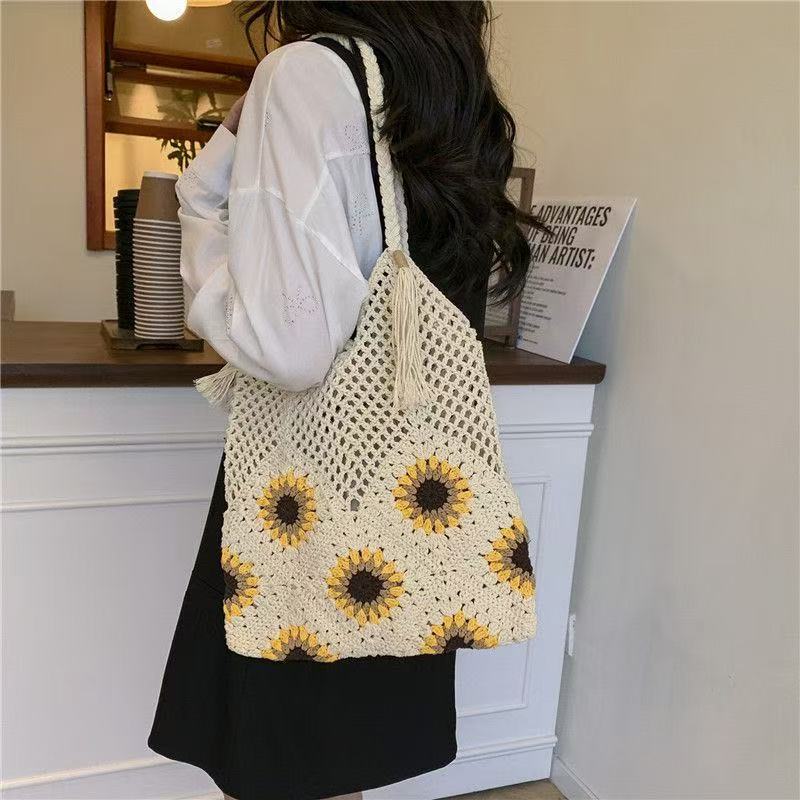 Stylish and Spacious Shopping Bag Stornfield