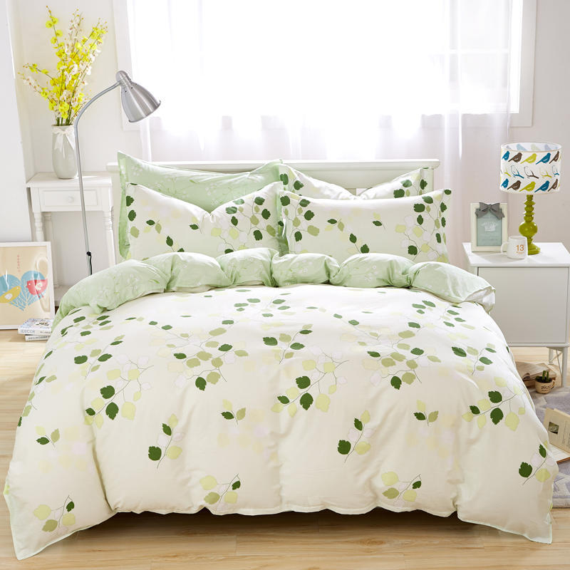 Playful Bear Checkered Comforter Set
