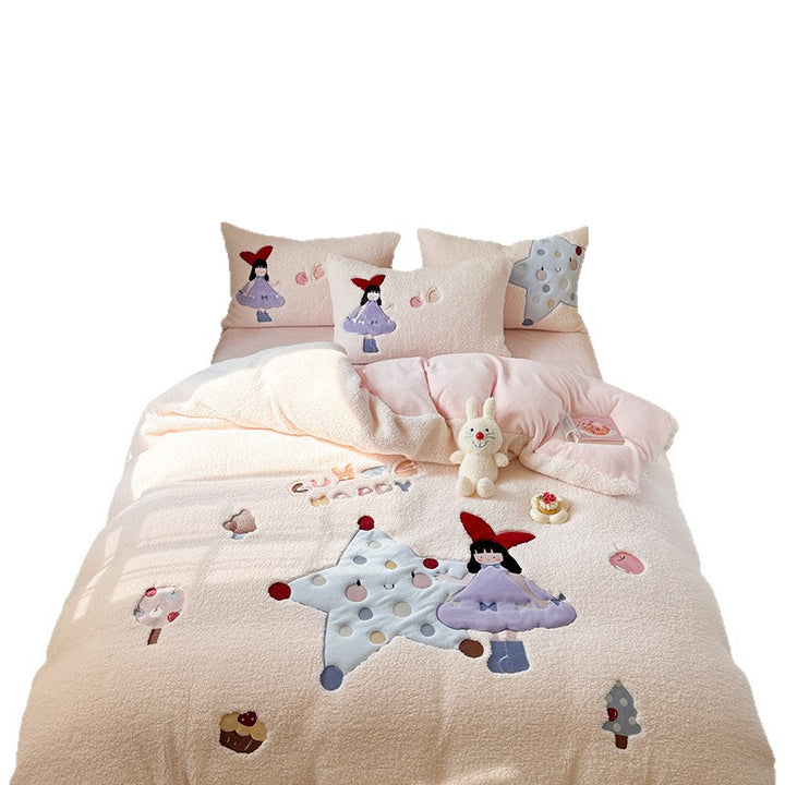 Children's bedding set with cozy teddy fleece surface, appliquéd figures and double-sided function