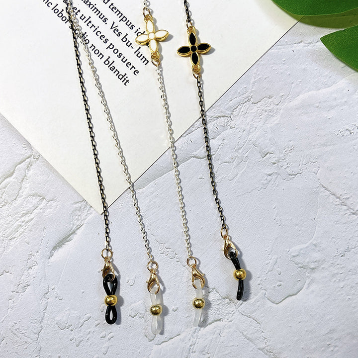 Elegant jewelry chain with filigree pendant Stornfield