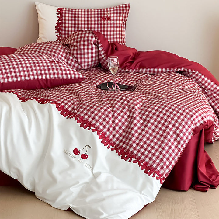 Gingham Embroidered Scalloped-Edge Duvet Cover and Pillow Sham Set