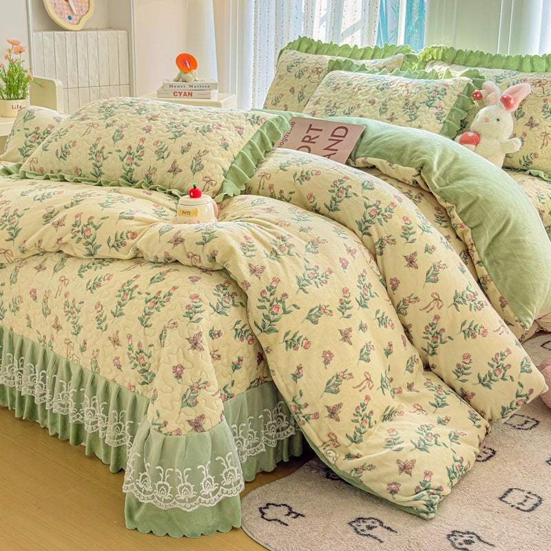 Cozy Heart-Printed Bedding Set
