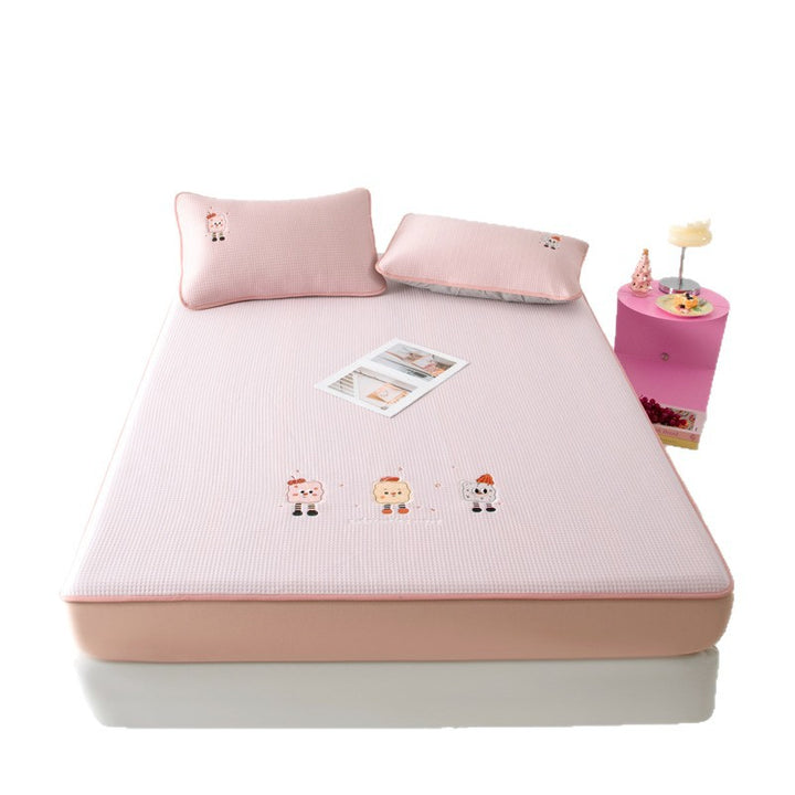 Children's mattress topper with non-slip underside, breathable waffle structure & embroidered animal motifs
