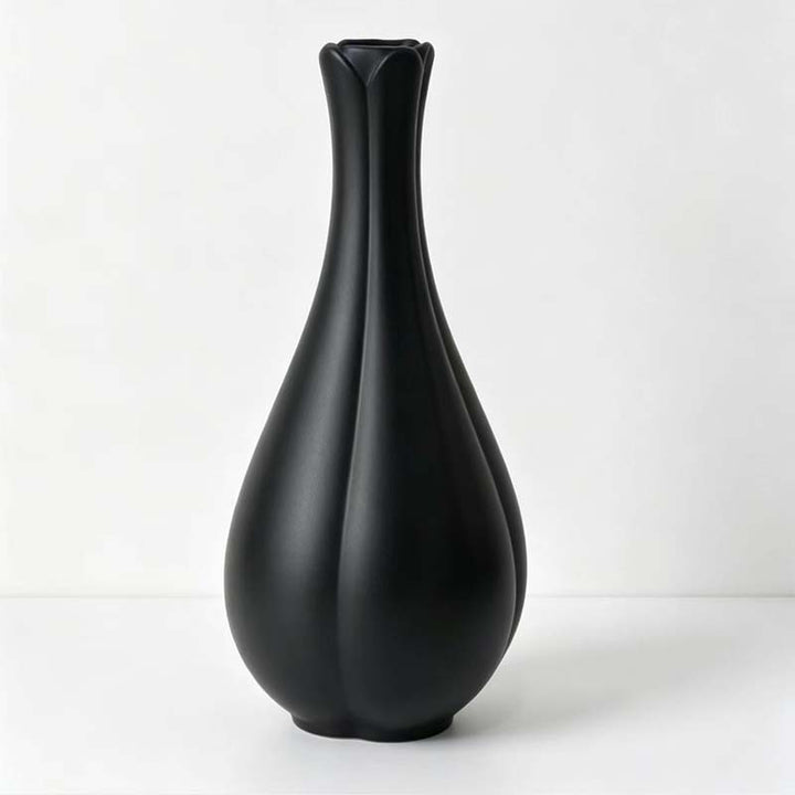 Elegant Minimalistic Tulip-Shaped Vase Stornfeild