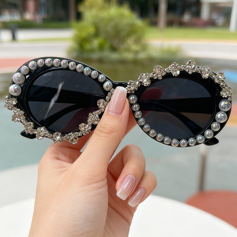 Elegant Pearl-Embellished Cat-Eye Sunglasses Stornfield