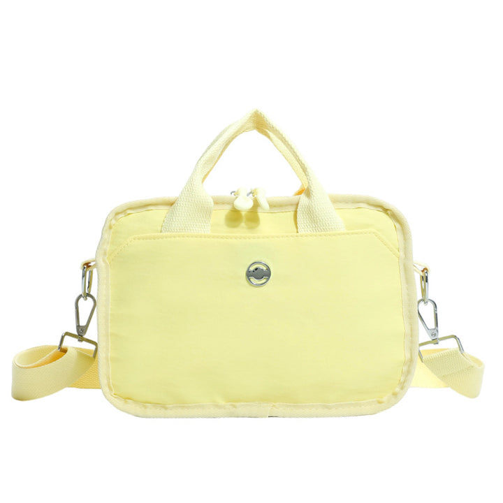 Tote bag with adjustable shoulder strap and extra storage Stornfield