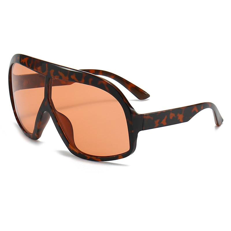 Women's sporty sunglasses with wide frame and polarized lenses Stornfield