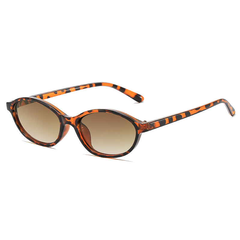 Elegant Vintage-Inspired Oval Sunglasses Stornfield