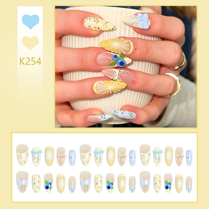 Artificial nails with playful floral design Stornfield