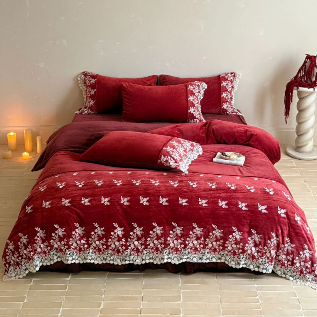 Extravagant velvet bedding set with floral lace trim