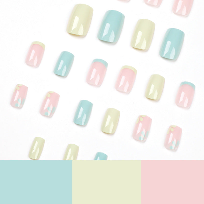 Artful nail extensions in trendy floral design Stornfield