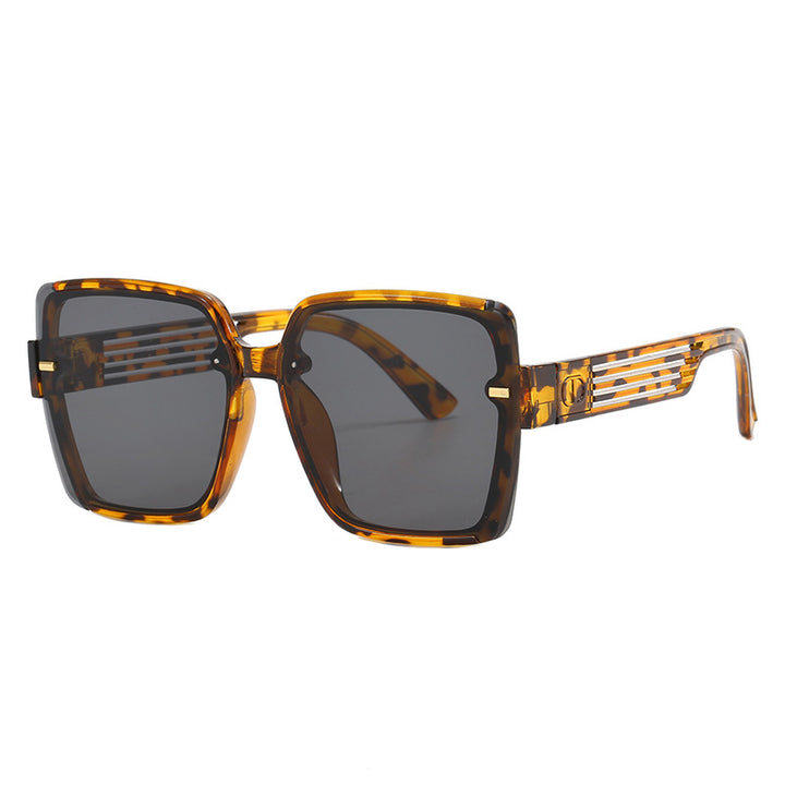 Women's square sunglasses with trendy geometric design Stornfield