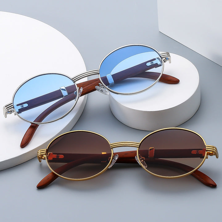 Vintage-Inspired Circular Sunglasses with Luxurious Golden Accents Stornfield