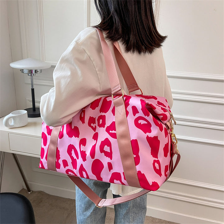Sporty travel bag with modern leopard pattern Stornfield