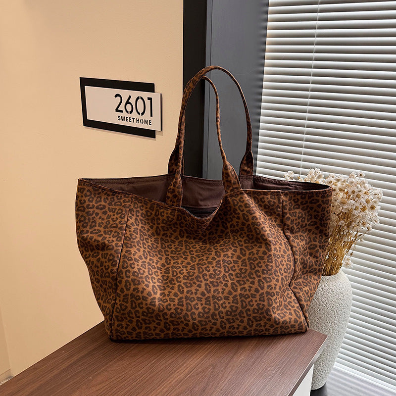 Elegant and Practical Tote Bag Stornfield