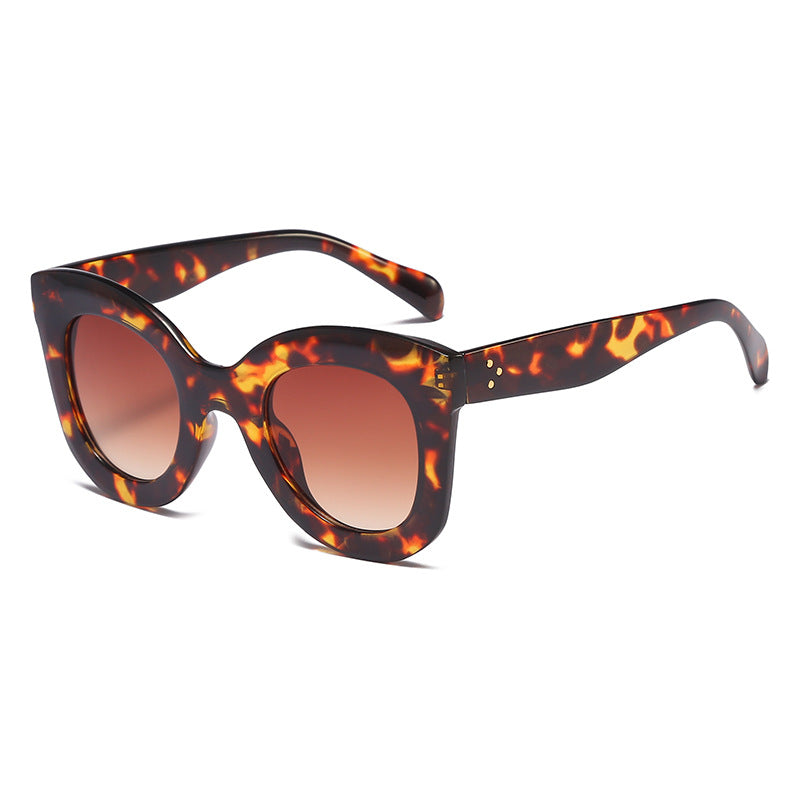 Ladies Elegant oversized sunglasses with an extravagant frame Stornfield