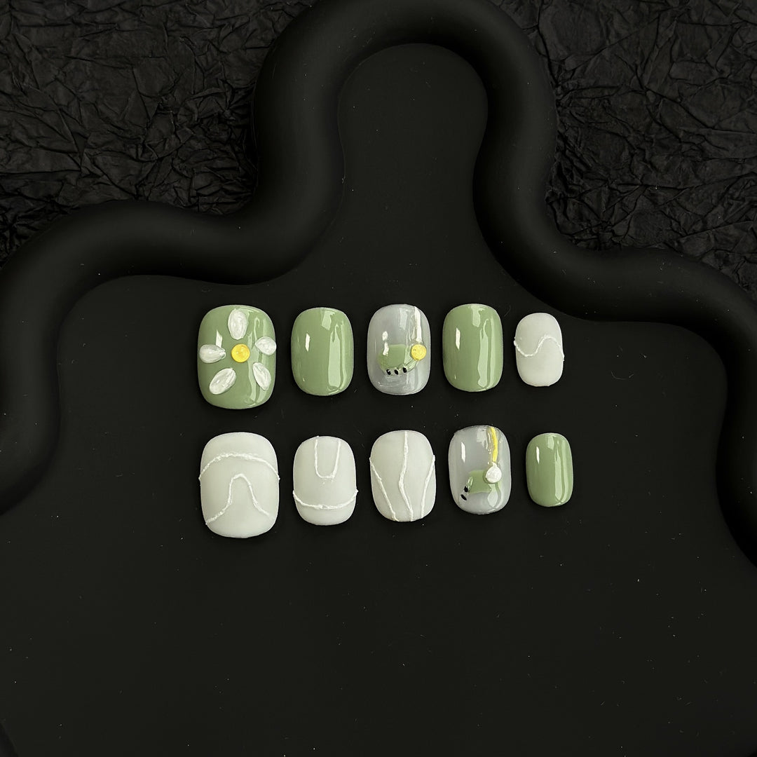 Butterfly-Embellished Press-On Nail Set