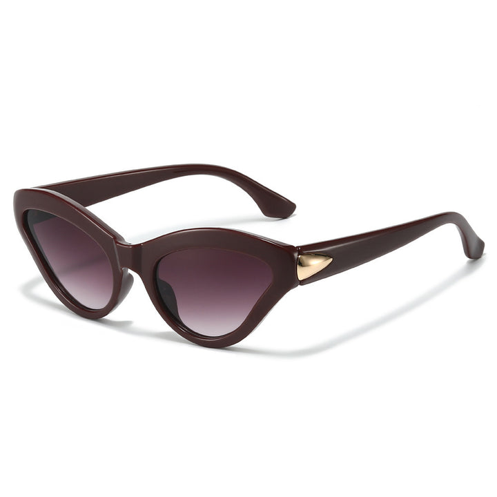 Vintage Cat-Eye Sunglasses with Luxurious Detailing Stornfield