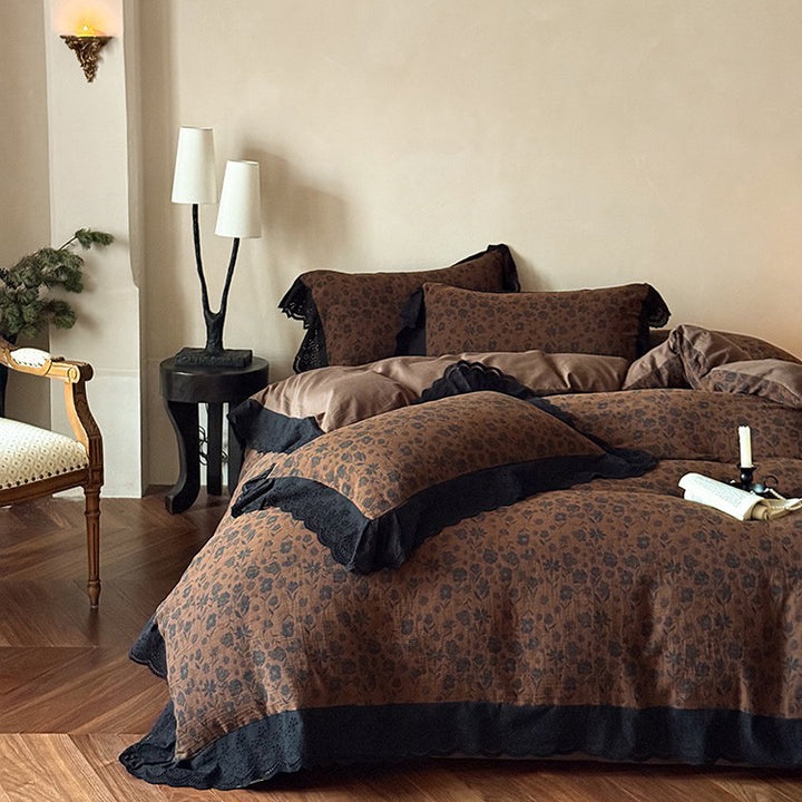 Luxurious floral bedding set made of cotton satin with lace hem