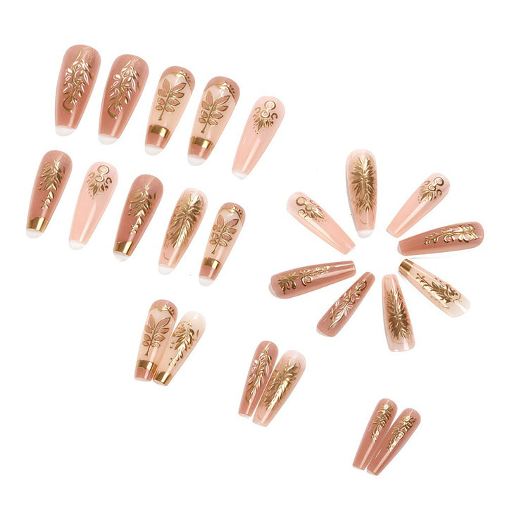 Elegant and artistically designed artificial nails Stornfield