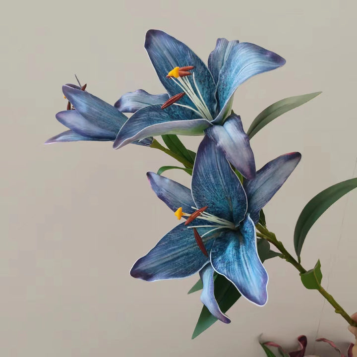 Lifelike Lily Stem Bouquet