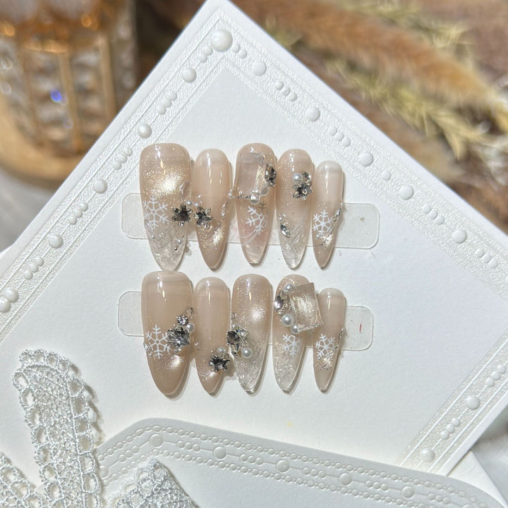 Snowflake-Inspired Stiletto Press-On Nail Set Stornfield