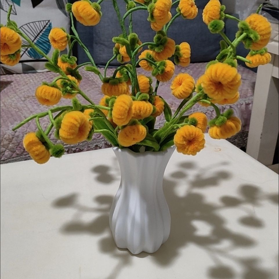 Decorative Ribbed Ceramic Flower Vase Stornfeild