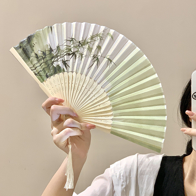 Handcrafted fan with floral design Stornfield