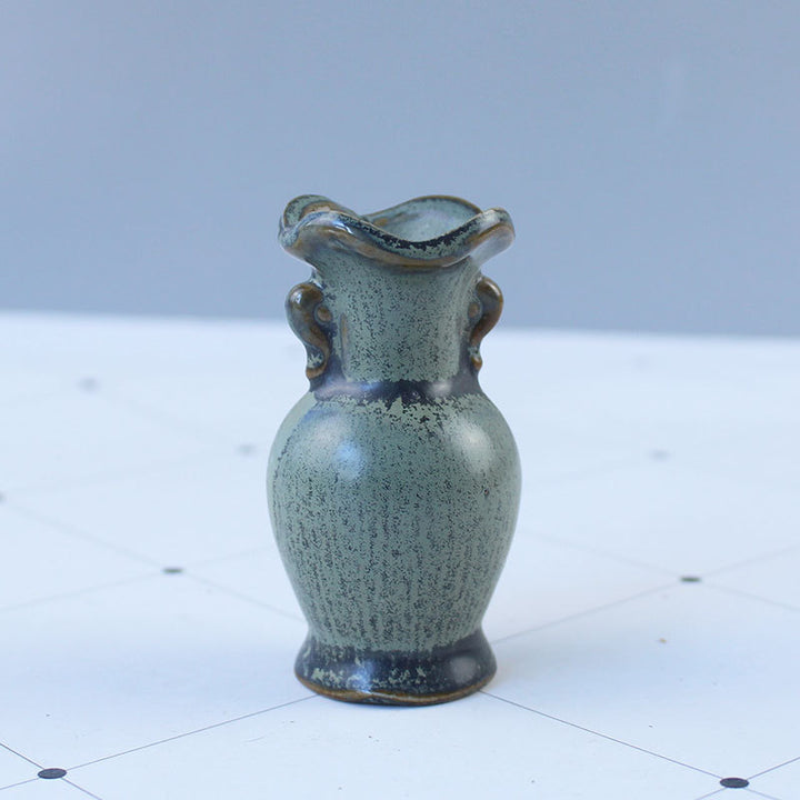 Elegant ceramic vase with artistic design Stornfield