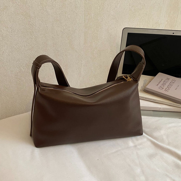 Sleek Leather Shoulder Bag Stornfield