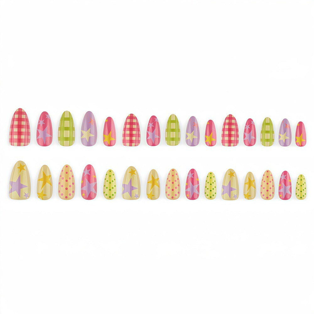 Creative artificial nails in playful star design Stornfield