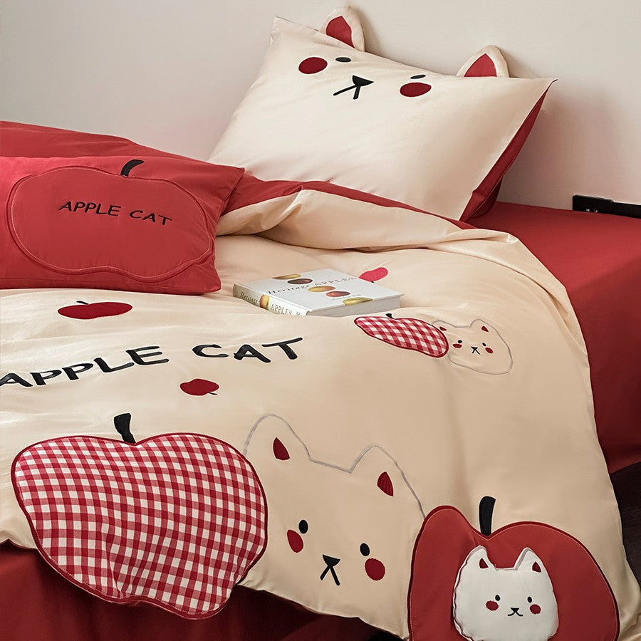 Cute Apple Cat Appliqué Cotton Duvet Cover Set
