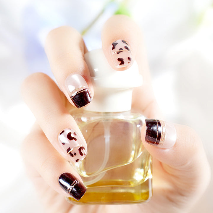 Artistic Press-On Nail Art Set Stornfield