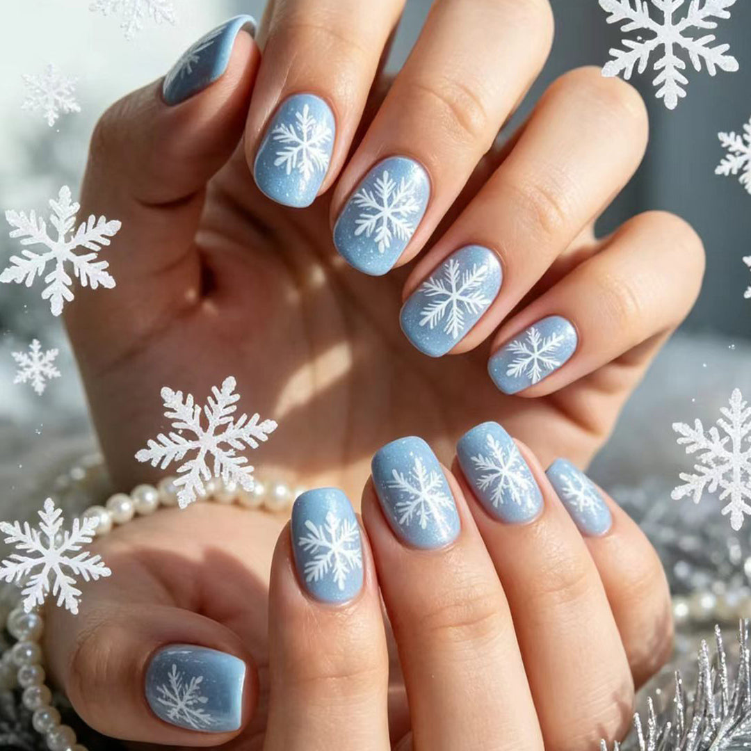 Artificial nails with sparkling winter flake design Stornfield