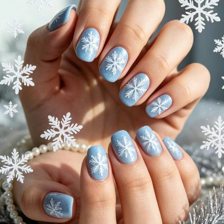 Artificial nails with sparkling winter flake design Stornfield