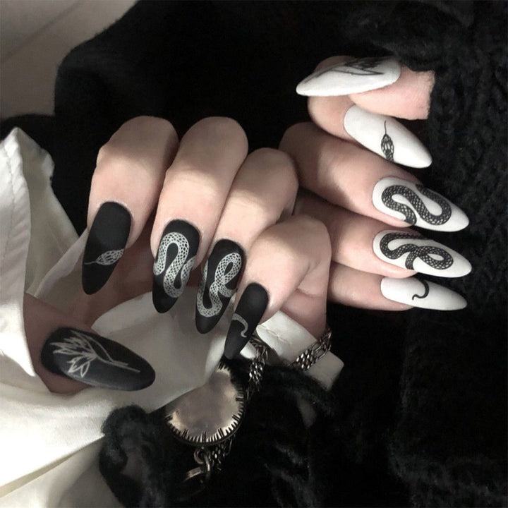 Artistic Snake Design Press-On Nails Stornfield