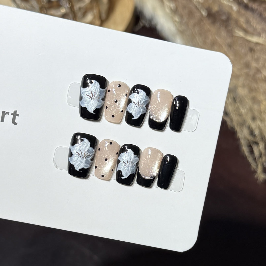 Decorative Floral Press-On Nails Stornfield