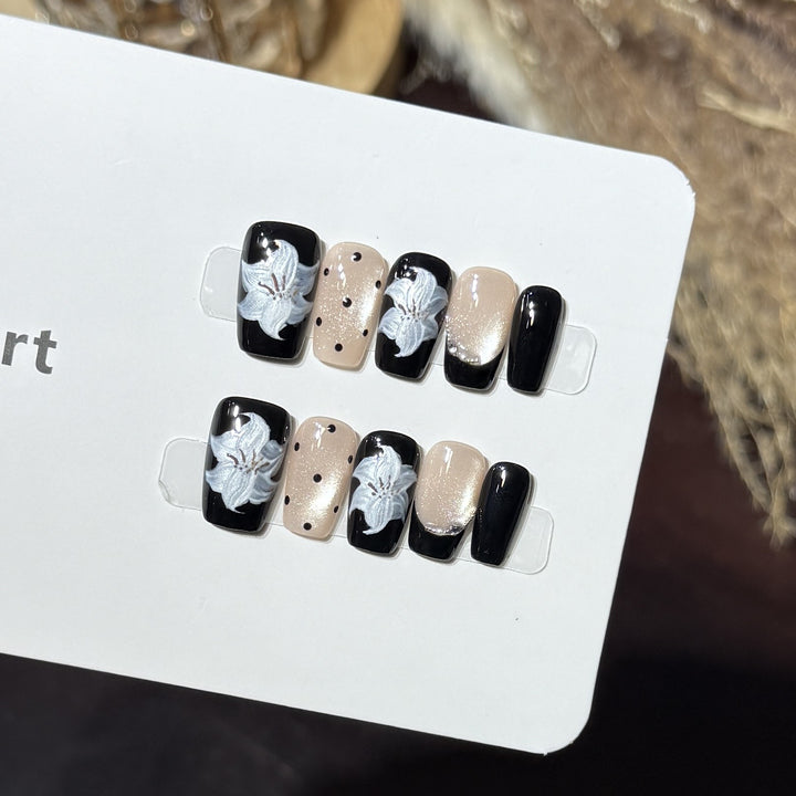 Decorative Floral Press-On Nails Stornfield