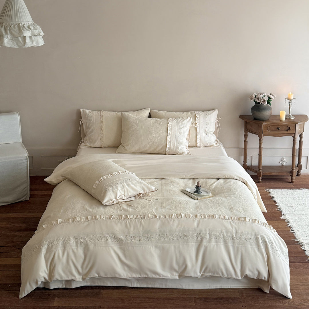 Luxury Jacquard Ruffled Duvet Cover Set with Tie-Closure Pillow Shams