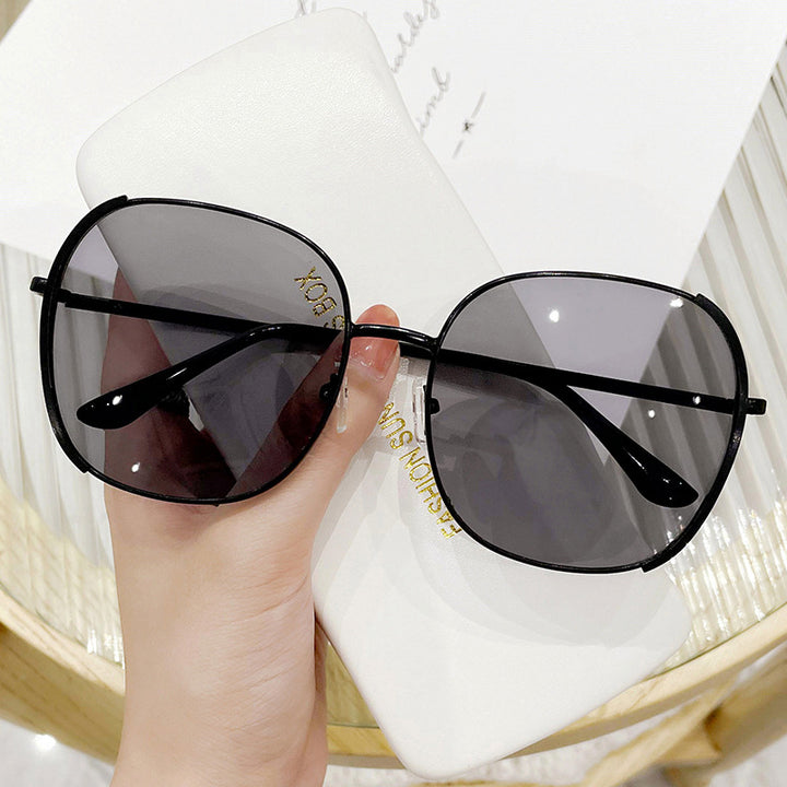 Ladies oversized sunglasses with protective UV protection and elegant metal frame Stornfield