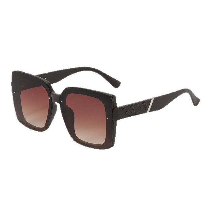 Women's fashionable sunglasses in feminine geometric design Stornfield