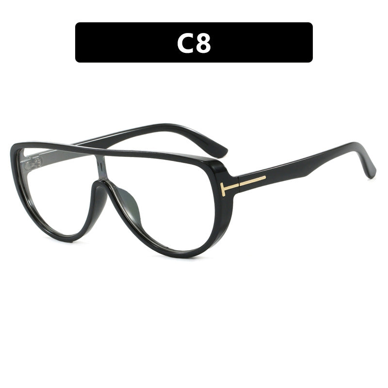 Women's elegant oversized sunglasses with striking design and UV protection Stornfield