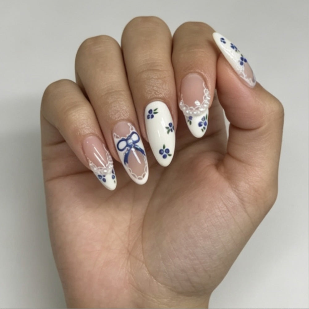 Artificial Nails in Romantic Flower Design Stornfield