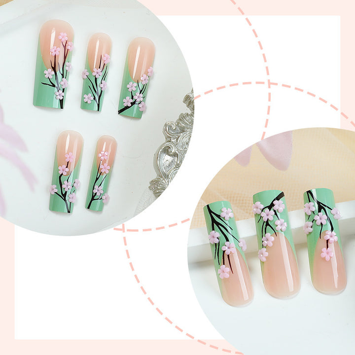 Artificial nail set with delicate flower and natural tones Stornfield