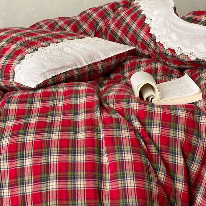 Reversible bedding set made of cotton percale with checkered Vichy pattern and solid colored reverse