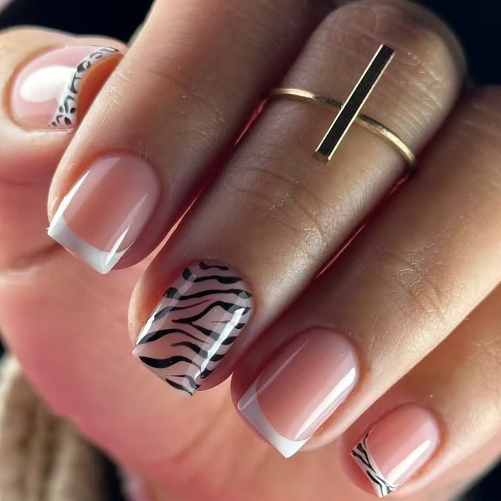 Stylish Animal Print Press-On Nails Stornfield
