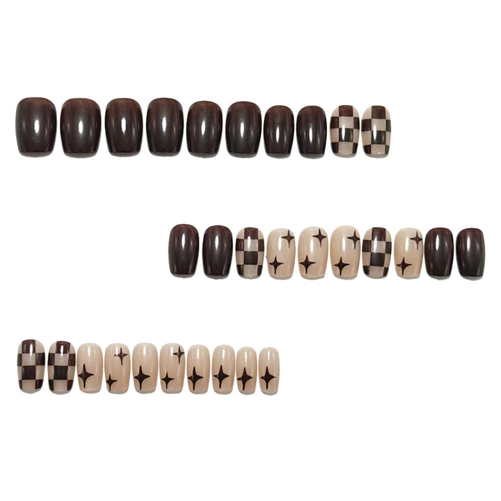 Artificial Nails in Elegant Checkered Pattern Stornfield